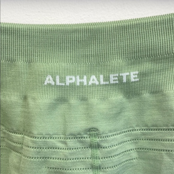 Alphalete Green Leggings with Elastic Waistband - Picture 2 of 4